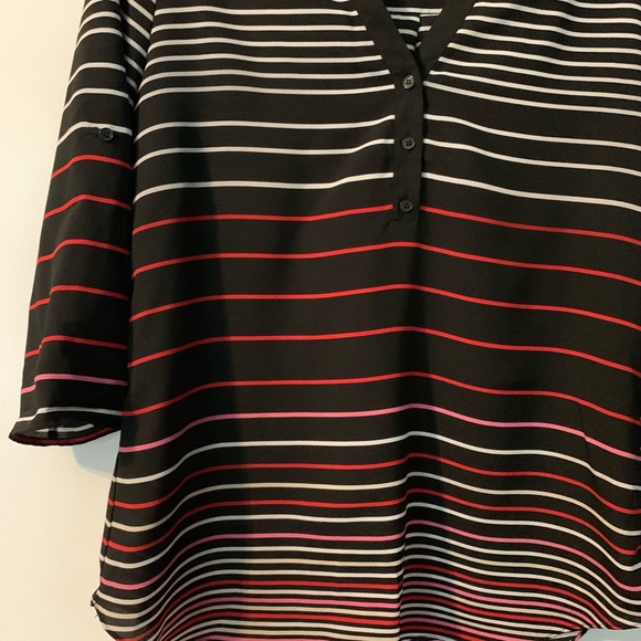 ♦️NY&C striped v-neck 3/4 sleeve top Medium - Picture 2 of 10